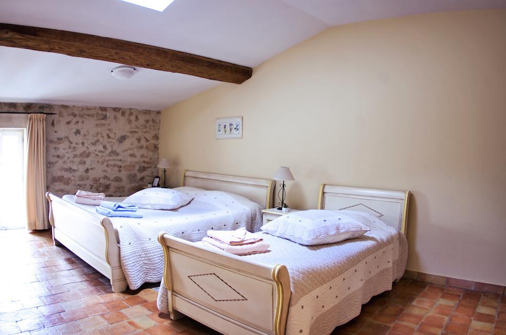L'Abri Du Poete Besse-sur-Issole Quarto foto