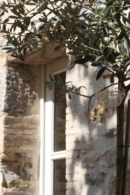 L'Abri Du Poete Besse-sur-Issole Exterior foto
