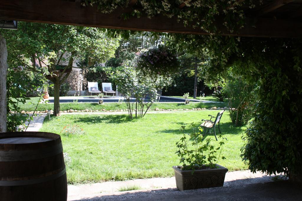 L'Abri Du Poete Besse-sur-Issole Exterior foto